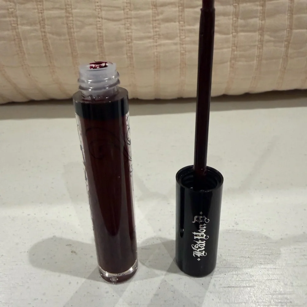 Kat Von D XO Vinyl Lip Cream - Dahlia
